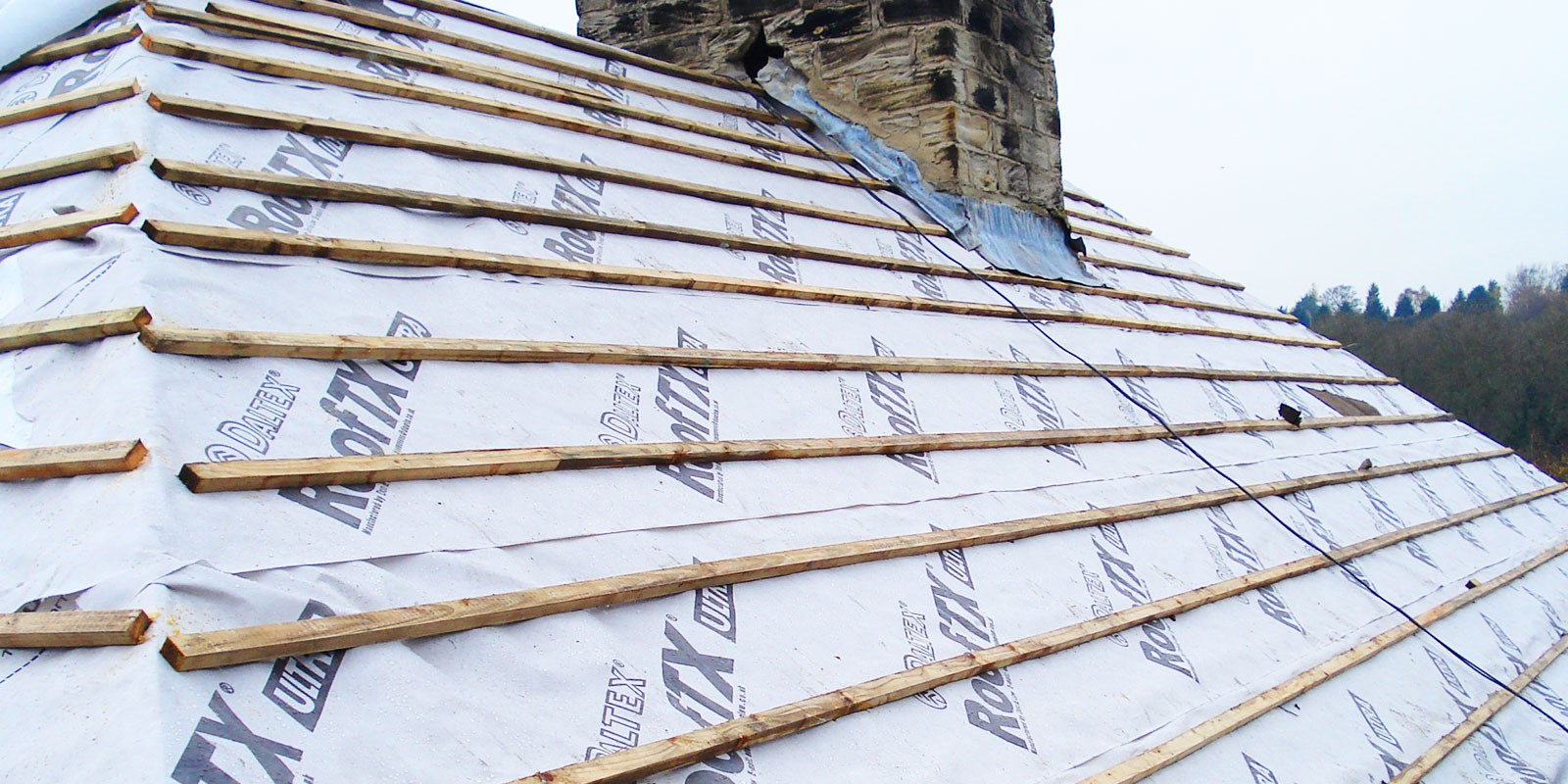 Quality roof tiling<br>and slate solutions